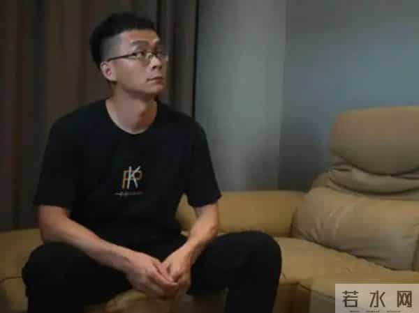 曾高考16次,36岁唐尚珺开始直播带货:团队成员为2名女生校友,每个周末都会开直播