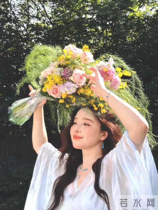 37岁阚清子晒孕晚期美照!戴珍珠项链珠圆玉润,像个小富婆超可爱