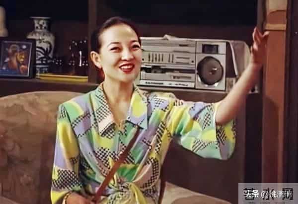 与前夫分开后,一个把儿子拉扯长大,如今与母亲相依为命生活幸福