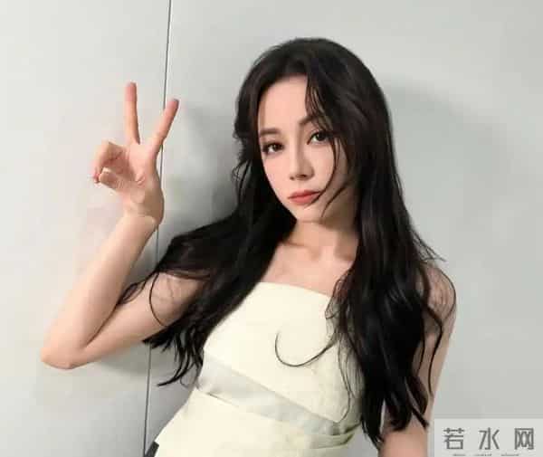 不要成为一下个大S!33岁要钱不要命的迪丽热巴,给内娱提了个醒