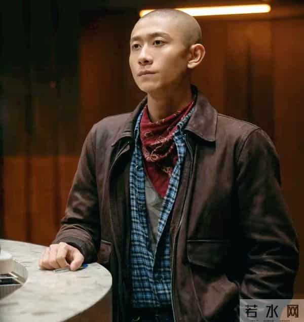 被“发腮”的张一山惊艳！33岁终于长开，尽显京爷范，遗憾有点矮