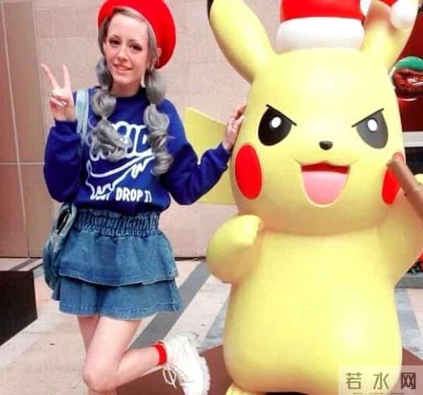 吴卓林的妻子罕见露面,7年不回家改变巨大,打扮靓丽生活变好了