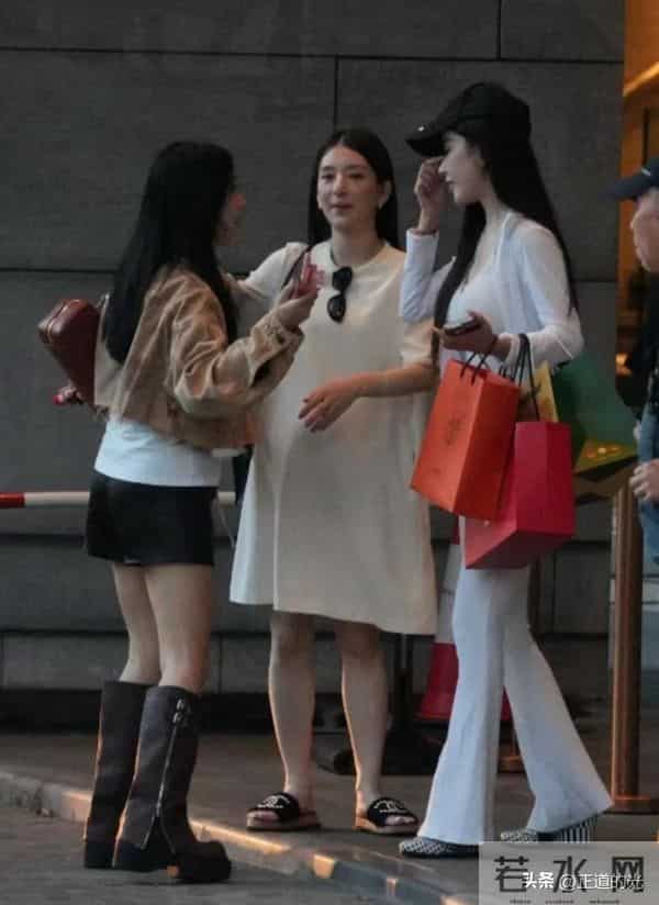 方媛月子难坐 几周不洗澡 凌晨向网友取经 疑似面临脱发 关节肿痛问题