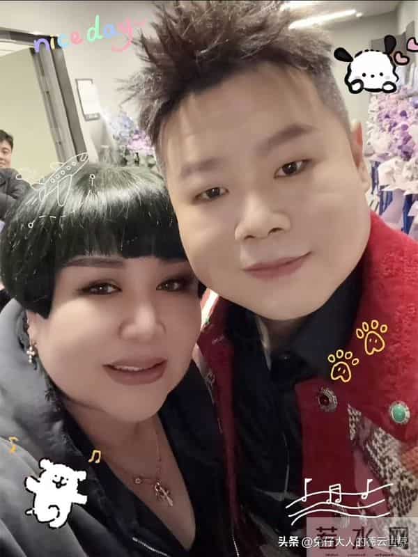 德云社董事长王惠发文,晒合影、送祝福,文案直接,岳云鹏是独宠