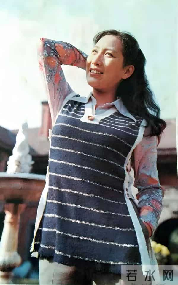 上海歌手沈小岑:定居西班牙,和英国老公很甜蜜,68岁瘦到快脱相