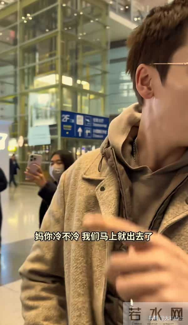 陈伟霆爱人北京豪宅晒照,何穗产后腰细身瘦,陈妈妈来京看孙子