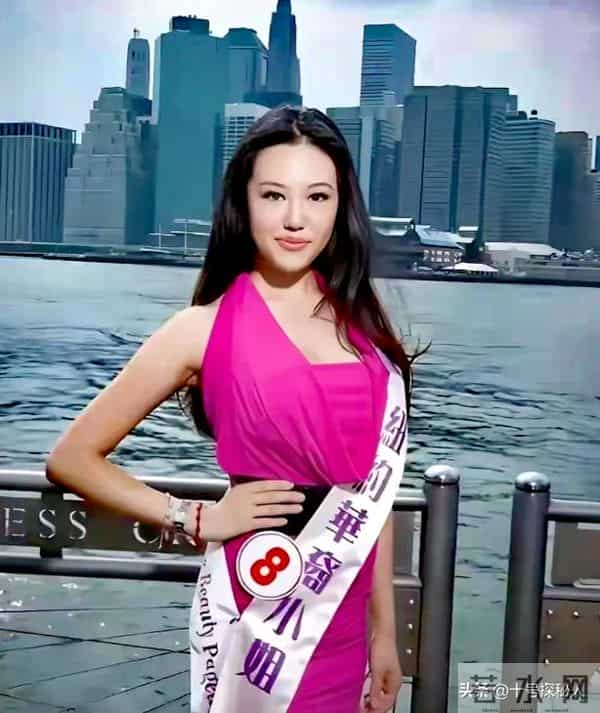 母亲是影后,丈夫是著名演员,公公是央视名嘴,34岁的她却当网红