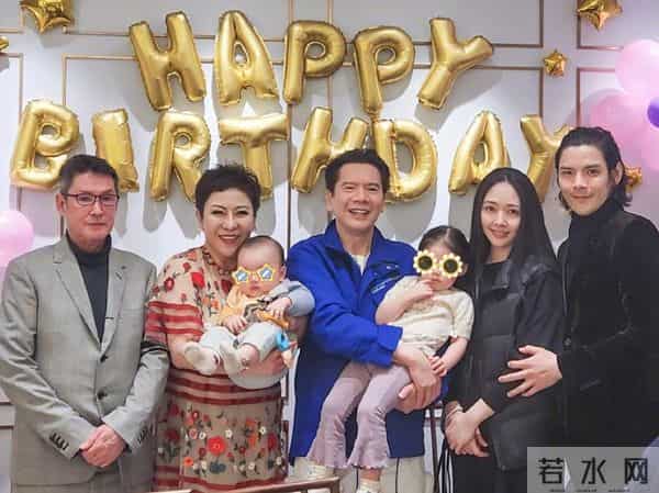 同样是向太的孩子,向佑和哥哥向佐却走向了两条不同的路