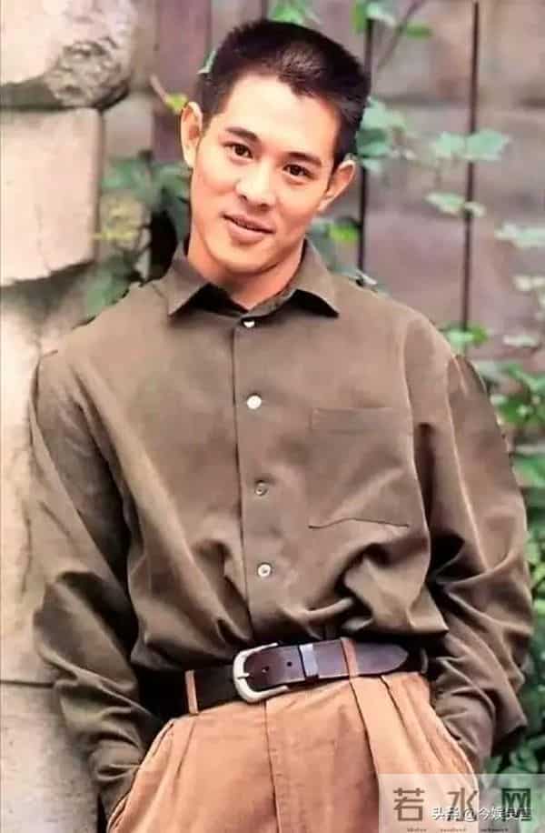 李连杰“脱衣辟谣”上热搜：没换过心脏！揭开“一夜回春”的秘密