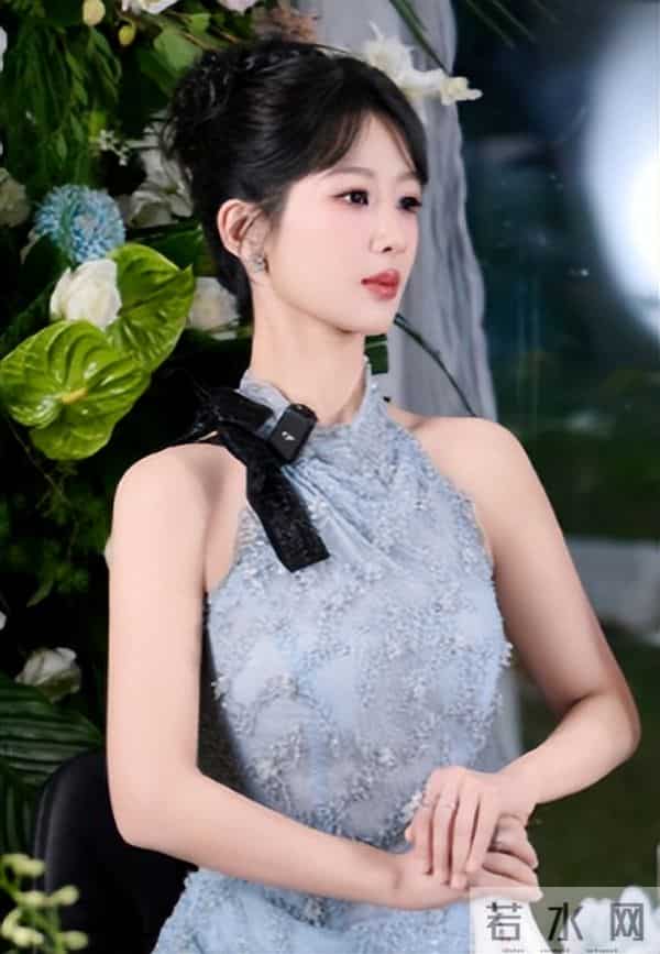 官媒公开“点名”,揭开33岁杨紫真实处境,秦俊杰那番话真没说错