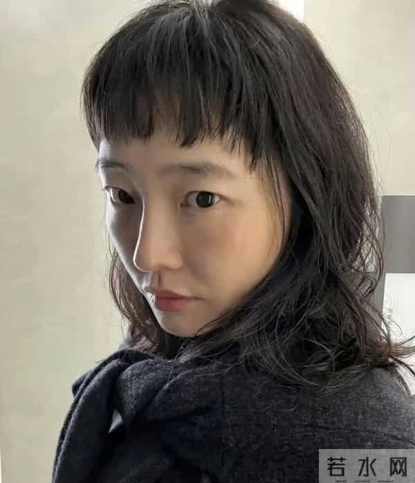 太癫了！王家卫被曝后白百何又自揭伤疤，陪玩陪睡只是冰山一角