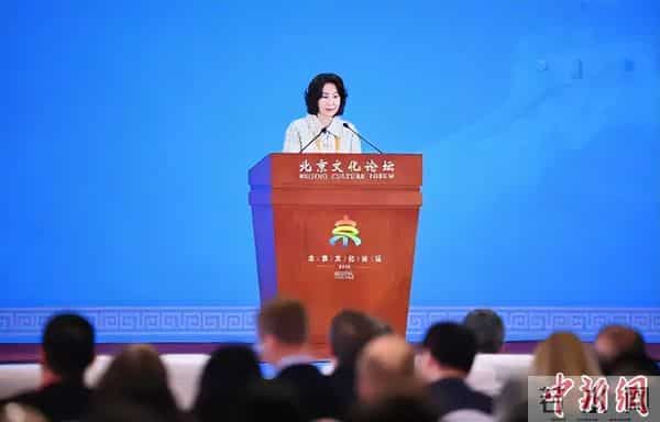 何猷君也没想到，自己63岁的大姐何超琼，竟还能再为赌王家族争光