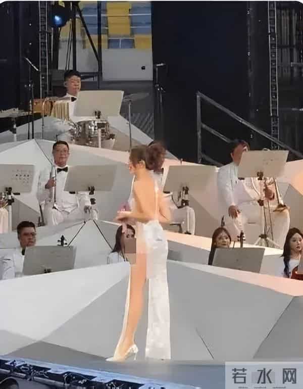 莫文蔚演唱会,到这个年纪了,感觉没有这个必要了吧!