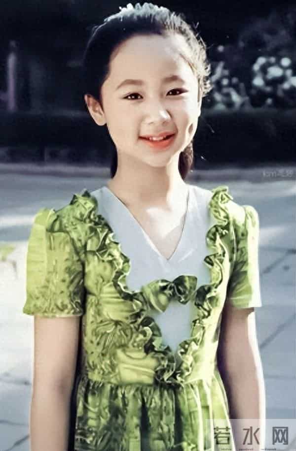 官媒公开“点名”，揭开33岁杨紫真实处境，秦俊杰那番话真没说错