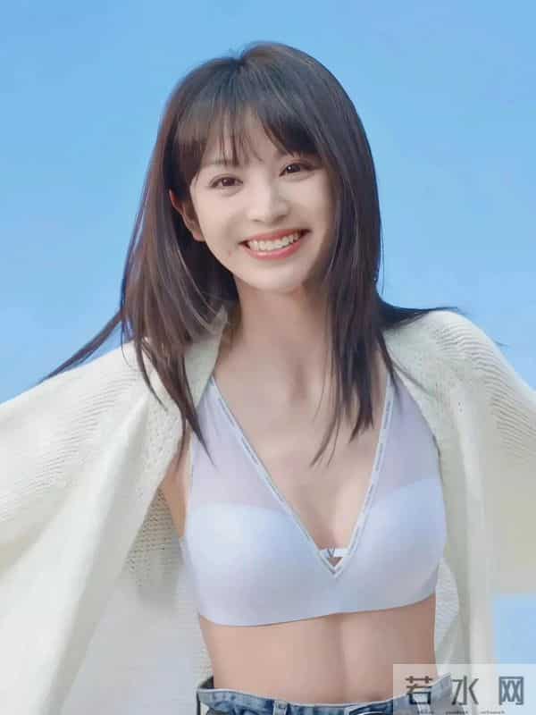 田曦薇内衣秀,又纯又欲,甜美中透着性感!