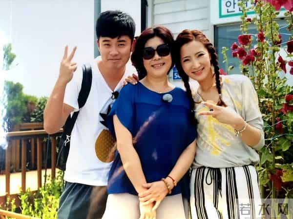 和陈赫离婚10年后,晒出情侣泳装照的许婧,没给前夫留一点体面