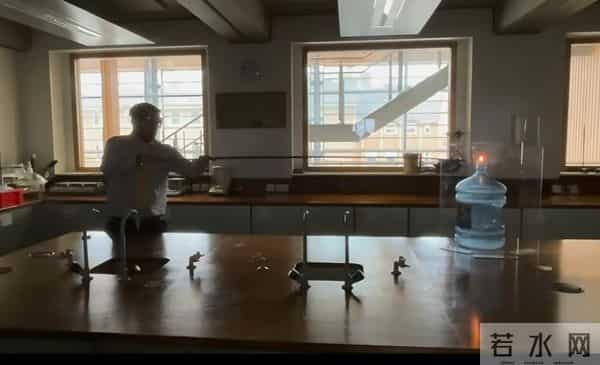 王诗龄晒留学vlog！住宿舍周末还在学习，和同学老师相处好有礼貌