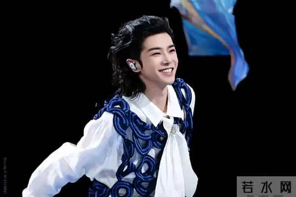 媲美周杰伦！却因一个孩子被骂4年，如今凭一个举动实现口碑逆转