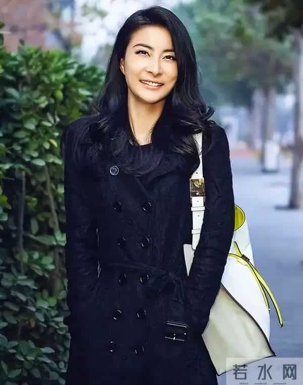 霍震霆没想到，官宣新身份没多久，儿媳郭晶晶再次让阔太圈沉默了