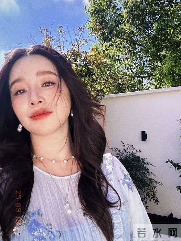 37岁阚清子晒孕晚期美照!戴珍珠项链珠圆玉润,像个小富婆超可爱