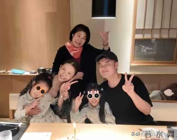 陈赫补发生日照，“铁三角”邓超鹿晗在c位，马頔搂范志毅像小孩