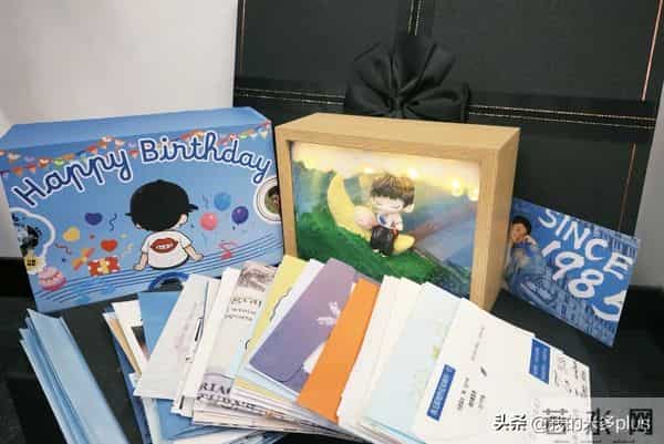 陈赫补发生日照，“铁三角”邓超鹿晗在c位，马頔搂范志毅像小孩