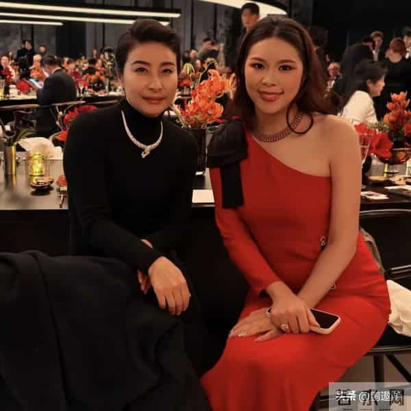 卡地亚这一夜,珠圆玉润的郭晶晶,秒了内娱一堆“排骨精”