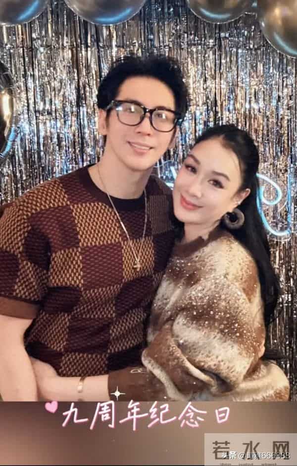 55岁钟丽缇和小12岁张伦硕庆祝结婚九周年,喝交杯酒亲吻甜蜜如初