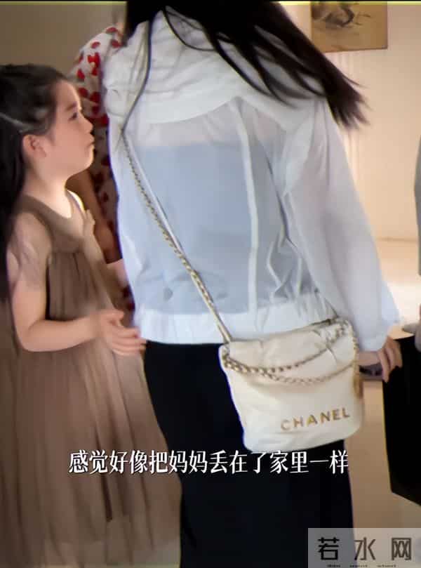 吴雅婷和前夫为女儿庆生,正式告诉儿女已离婚,唯伊心疼妈妈大哭