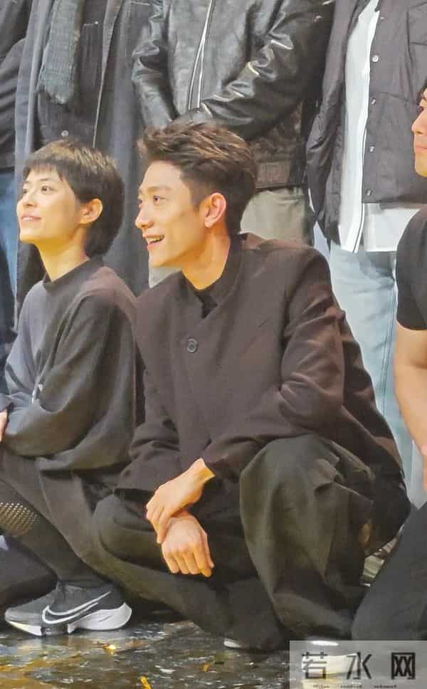 被“发腮”的张一山惊艳！33岁终于长开，尽显京爷范，遗憾有点矮