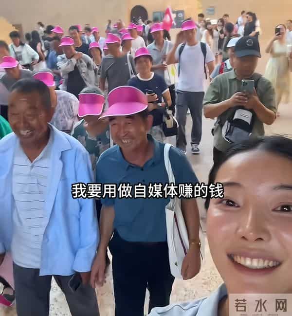 爆火仅4个月，李福贵再次让全网“刮目相看”，董宇辉的话应验了