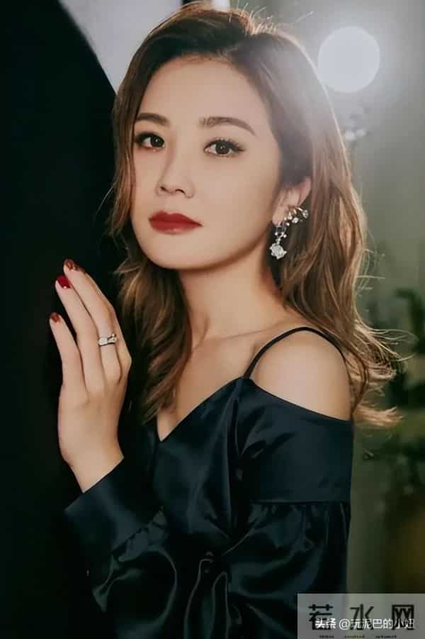 喜讯!蔡卓妍终于迎来新恋情,和小10岁健身教练正在热恋