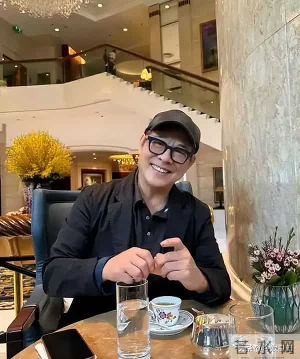 李连杰“脱衣辟谣”上热搜：没换过心脏！揭开“一夜回春”的秘密