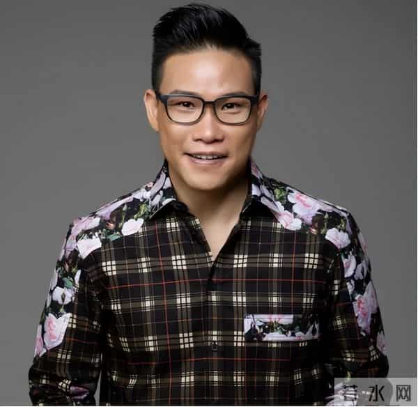 反转!香港知名男星被爆出轨,其妻上传照片力挺,赞其魅力无边