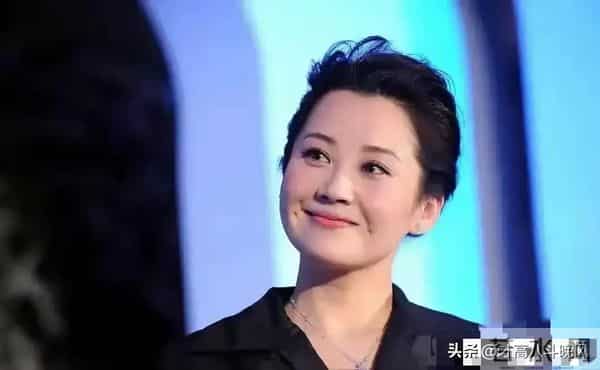 关之琳老了,林青霞老了,陈红也老了,唯有56岁的她看起来像36岁