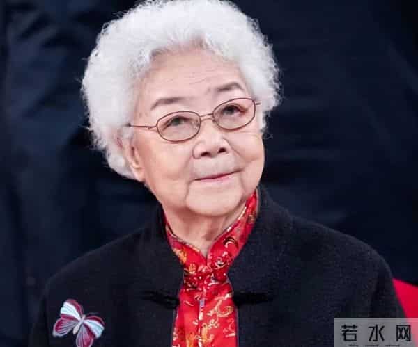 别再闭着眼睛猛夸刘晓庆“年轻”了,她是真的已经老了