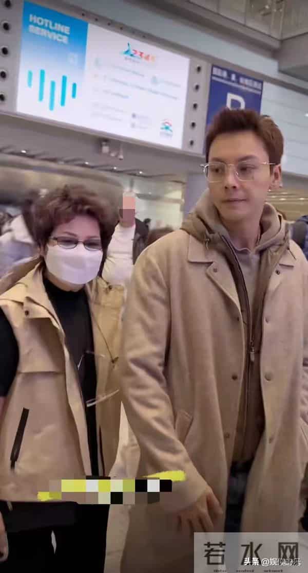 陈伟霆亲自接妈妈来京探望孙媳,摸脸好宠溺!对何穗很满意!