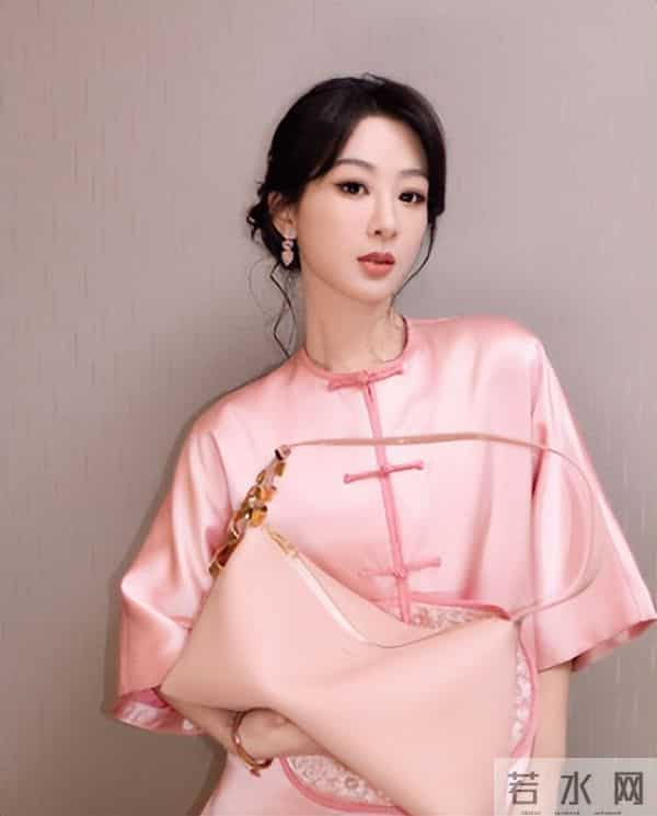 官媒公开“点名”,揭开33岁杨紫真实处境,秦俊杰那番话真没说错