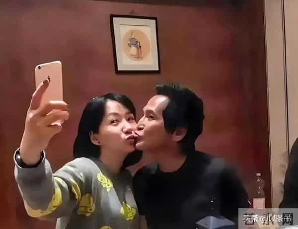 父亲是地产大亨,从小家境殷实,为何孙丽雅会嫁比亲妈还大的齐秦