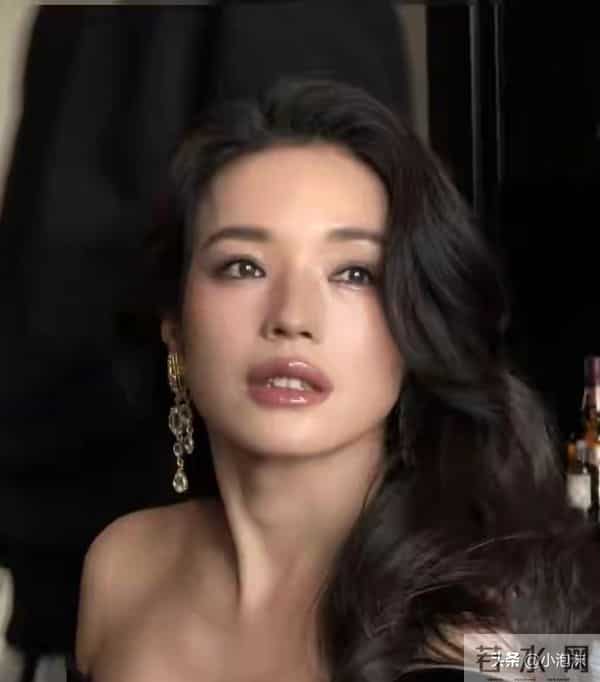 何赛飞没有与母亲和解,但她却读懂了母亲的难处,这是她最大欣慰