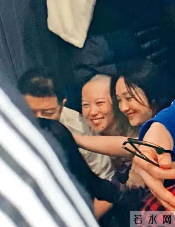 王菲也没想到,“被曝同居”的28岁女儿窦靖童,会走上她的来时路