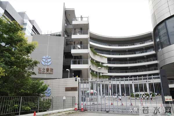 甘比和情敌在较劲，给17岁女儿生日过于低调了！