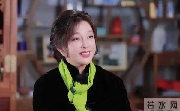 75岁刘晓庆身体这么好的原因，竟然是吃肉！