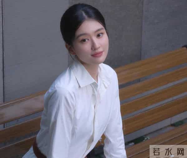 生活富足，嫁富豪老公？原来妈妈是李厚芳，难怪她能成人生赢家