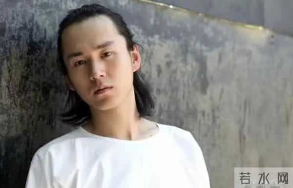 鱼死网破！骗剧本，沉迷日本文化，调侃抗疫人员，王家卫彻底凉凉