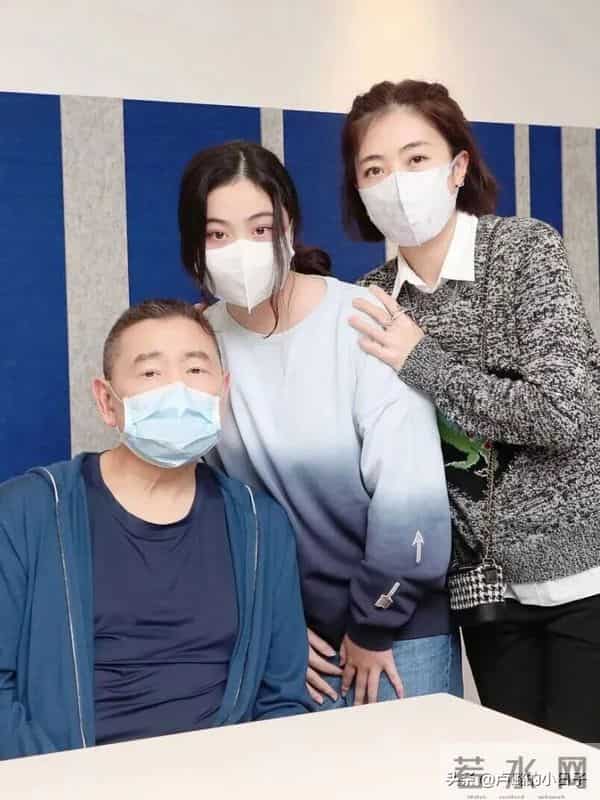 甘比和情敌在较劲，给17岁女儿生日过于低调了！