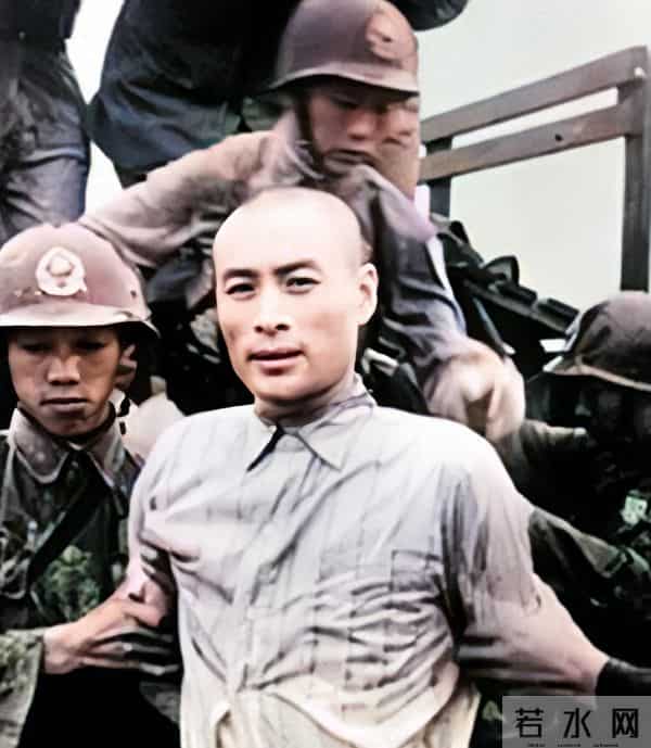 蔡孝乾墓地曝光,坟头长满荒草,墓碑不敢留名,凄凉超乎想象