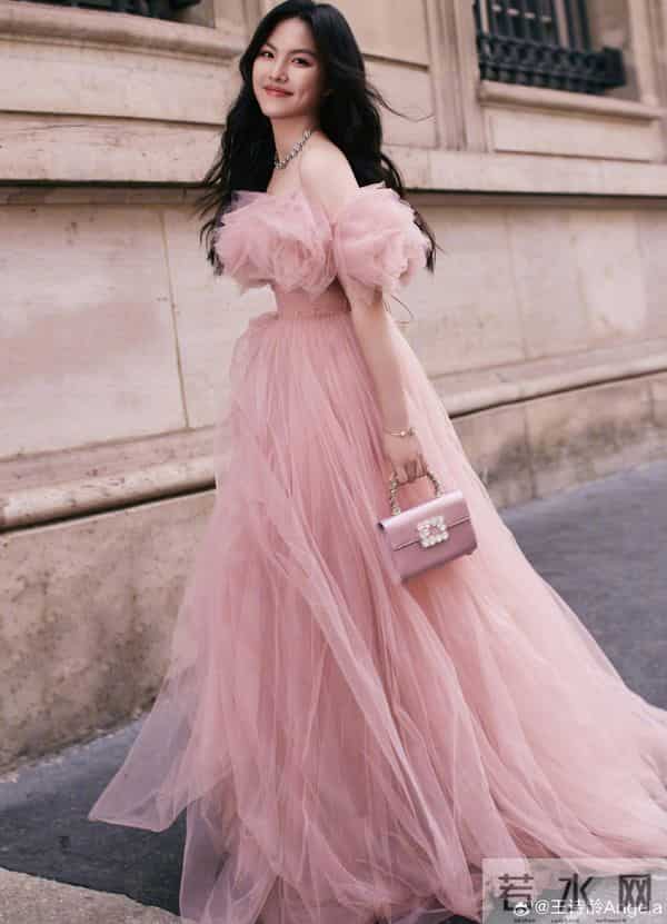 王诗龄晒留学vlog！住宿舍周末还在学习，和同学老师相处好有礼貌