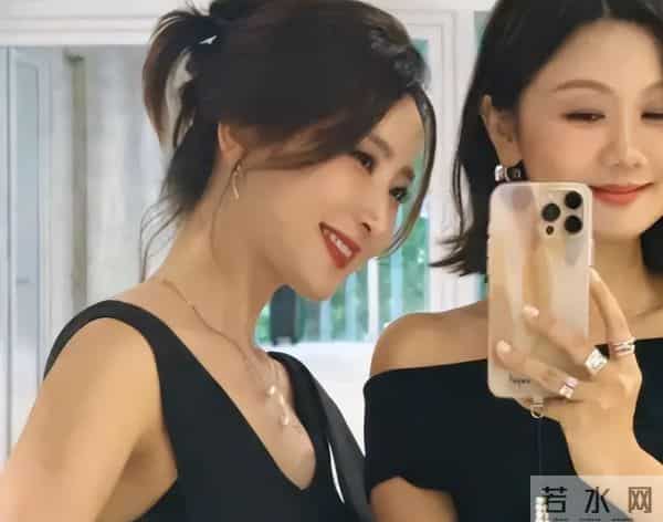 和陈赫离婚10年后,晒出情侣泳装照的许婧,没给前夫留一点体面