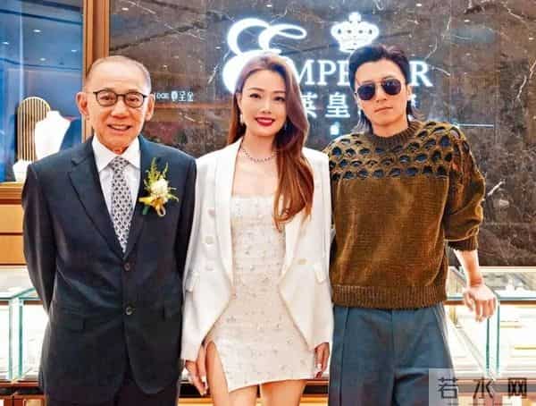 霍汶希揭英皇艺人不跳槽原因,已在公司工作32年:留人靠团魂而非合同,像一家人,公司不靠抽艺人的佣金赚钱